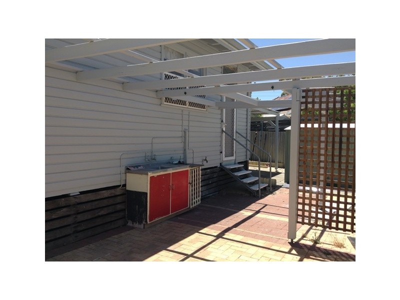 27 Bawdan Street, Willagee WA 6156