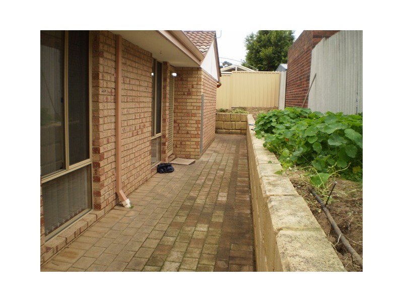 8/14 Stampel Gardens, Kardinya WA 6163