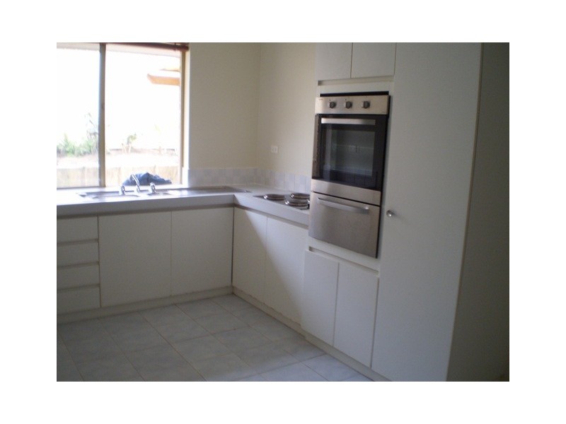 8/14 Stampel Gardens, Kardinya WA 6163