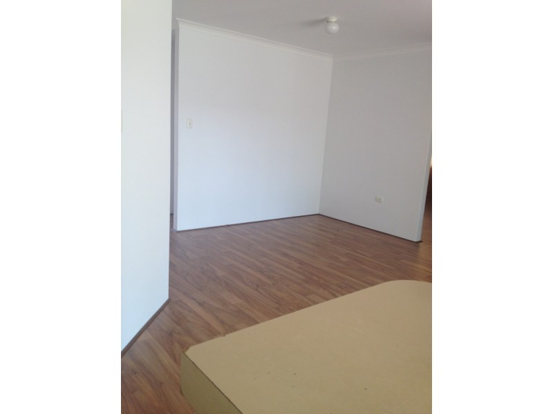 8 Gwenneth Terrace, South Lake WA 6164