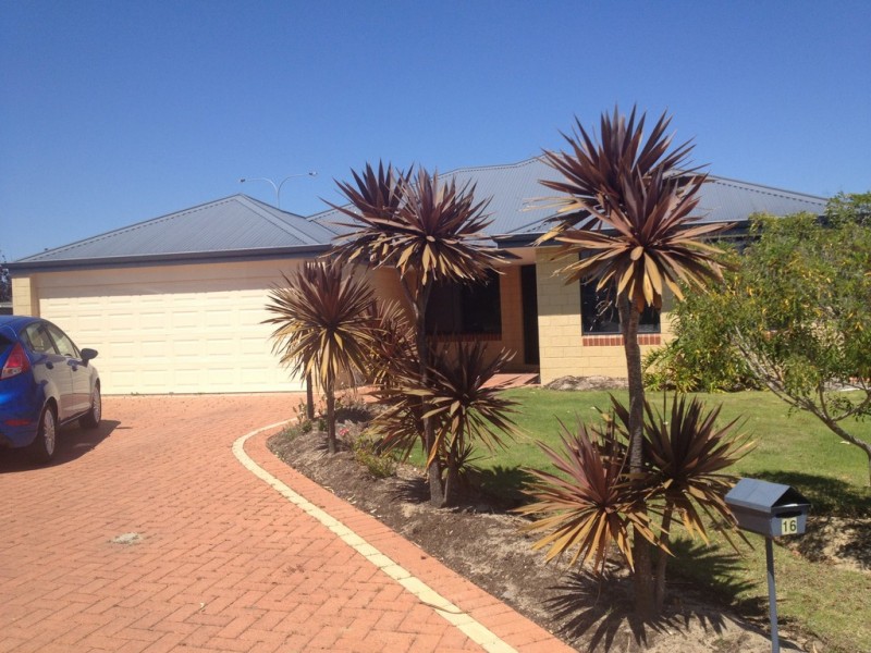 16 Normanby Blvd, Success WA 6164