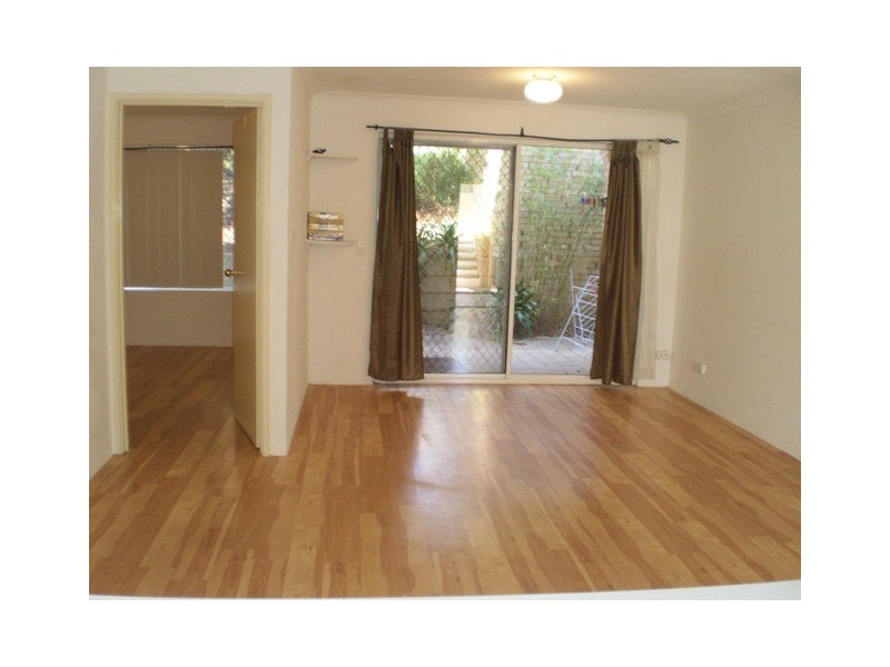 23/2 Pinewood Avenue (Cnr South St), Kardinya WA 6163