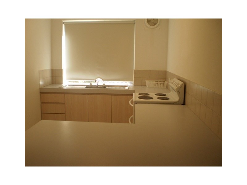 23/2 Pinewood Avenue (Cnr South St), Kardinya WA 6163