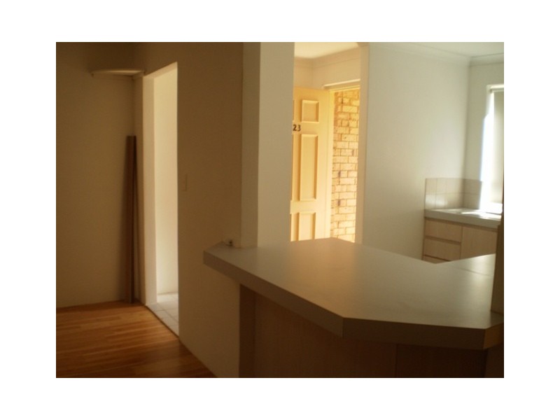 23/2 Pinewood Avenue (Cnr South St), Kardinya WA 6163