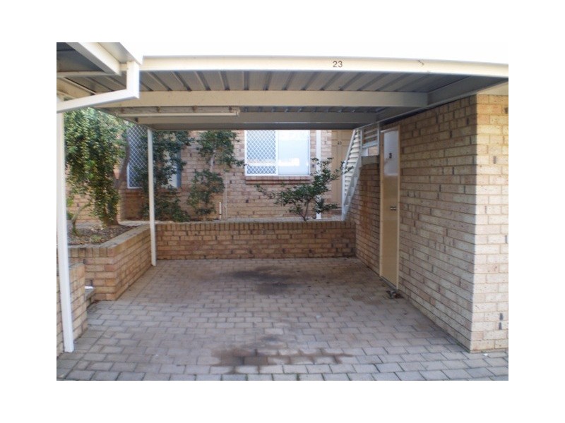 23/2 Pinewood Avenue (Cnr South St), Kardinya WA 6163