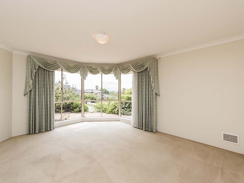 48 Le Souef Drive, Kardinya WA 6163