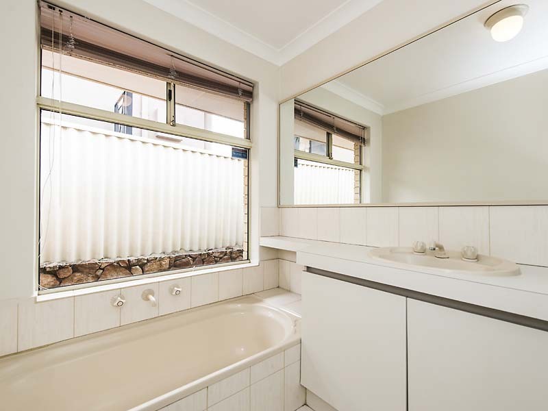 48 Le Souef Drive, Kardinya WA 6163