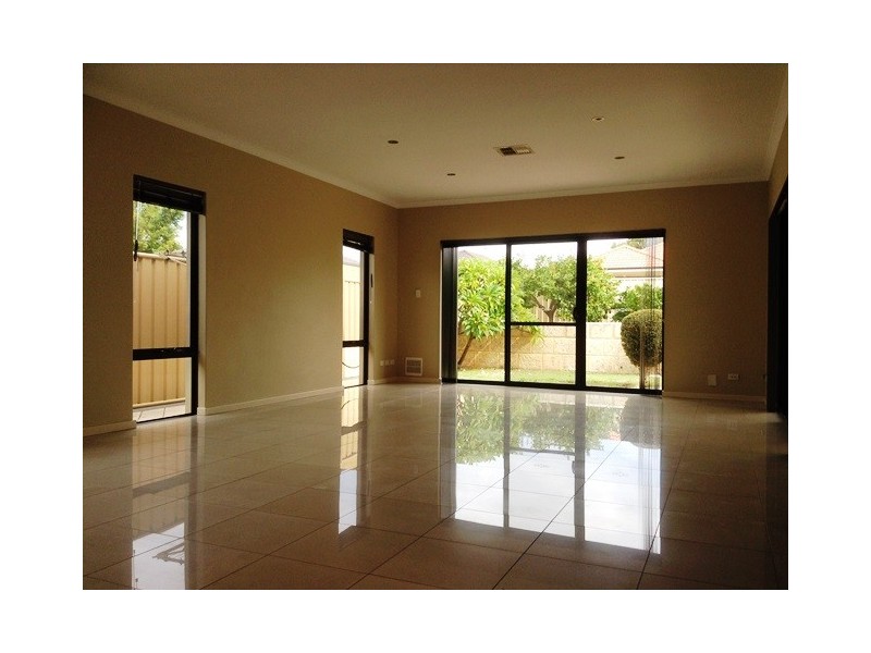 16 Hartree Close (North Lake Road), Willagee WA 6156