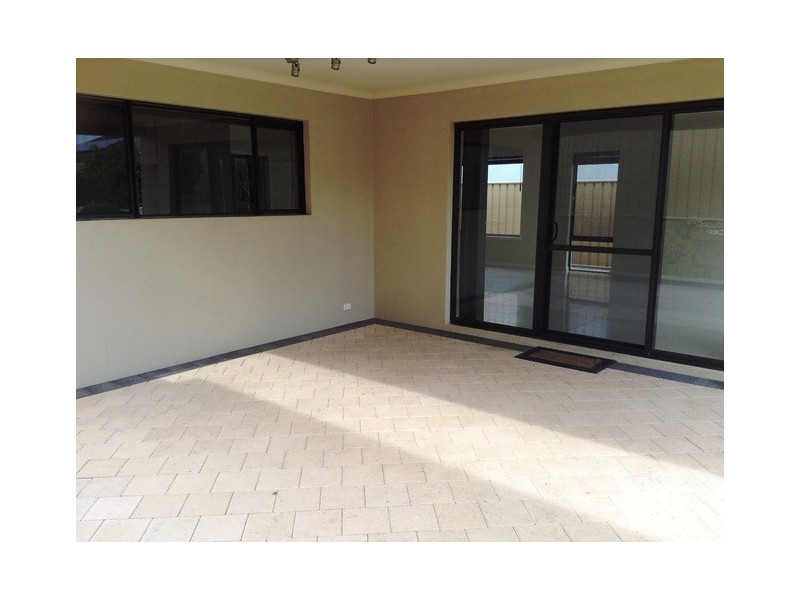 16 Hartree Close (North Lake Road), Willagee WA 6156