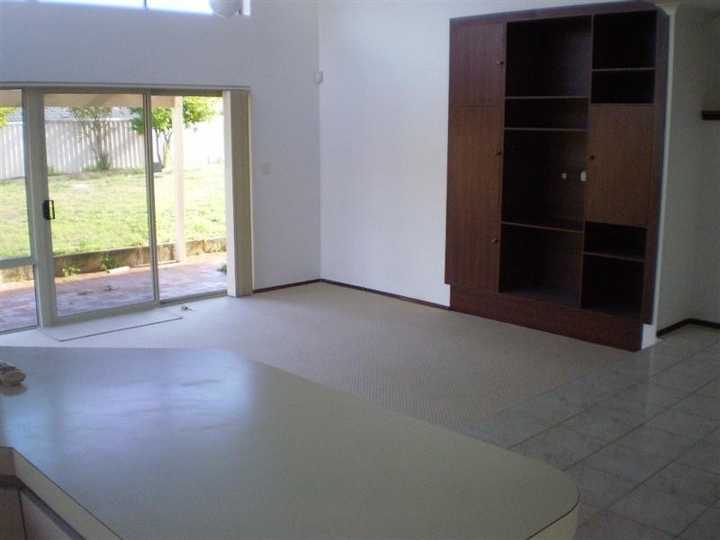 5 Dumas Close, Winthrop WA 6150