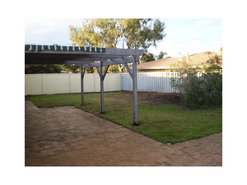 12 Lake Edge Lane, South Lake WA 6164
