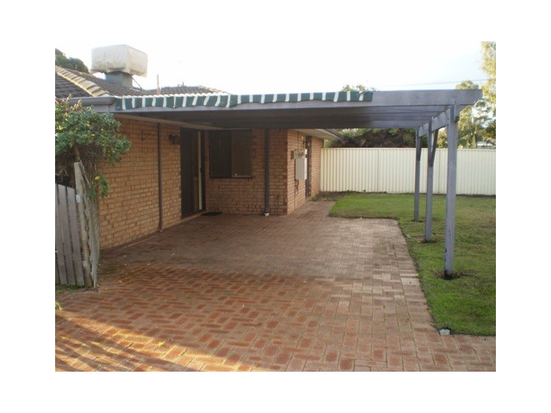 12 Lake Edge Lane, South Lake WA 6164