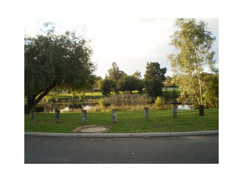12 Lake Edge Lane, South Lake WA 6164