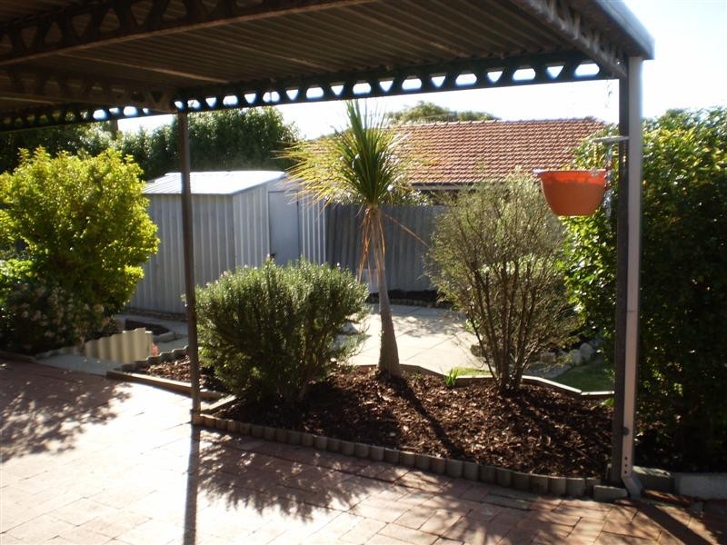 1B Hamersley Way, Kardinya WA 6163