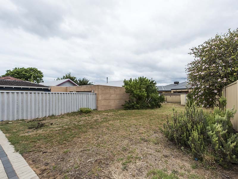 122A Blackwood Avenue, Hamilton Hill WA 6163