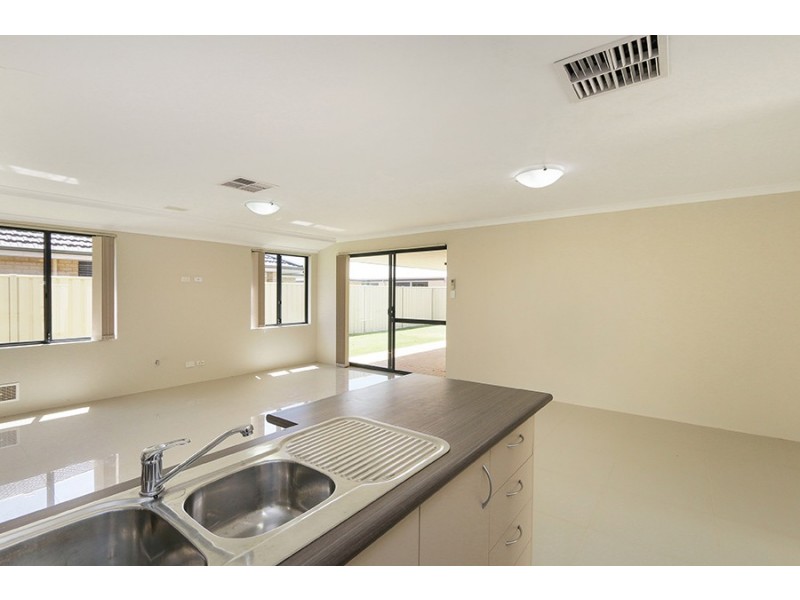 7 Daviesia Turn, Success WA 6164