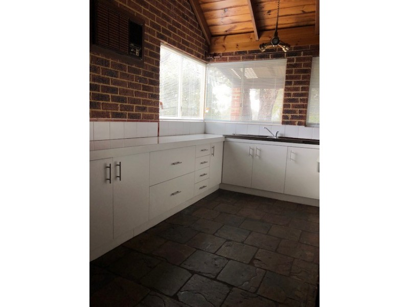 5 Samual Court, North Lake WA 6163