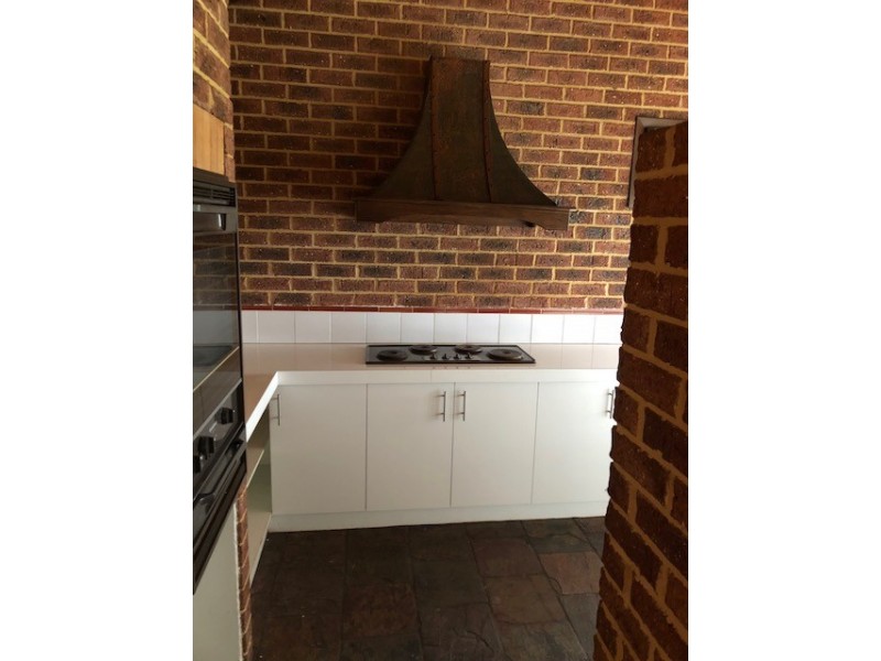 5 Samual Court, North Lake WA 6163