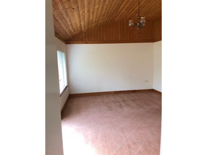 5 Samual Court, North Lake WA 6163