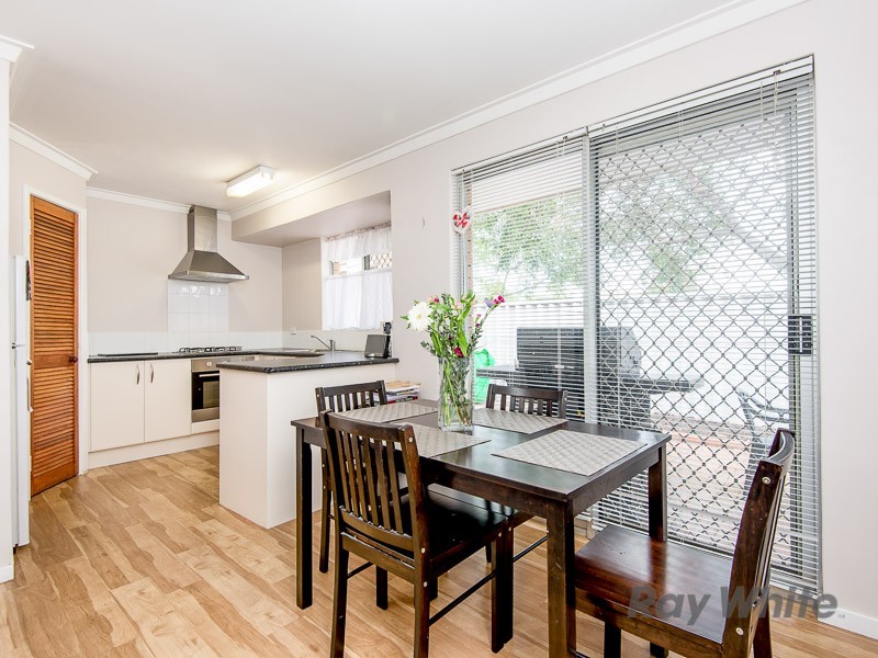 11/6 Pinewood Ave, Kardinya WA 6163