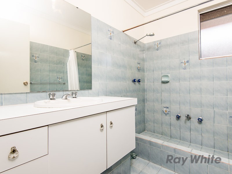 11/6 Pinewood Ave, Kardinya WA 6163