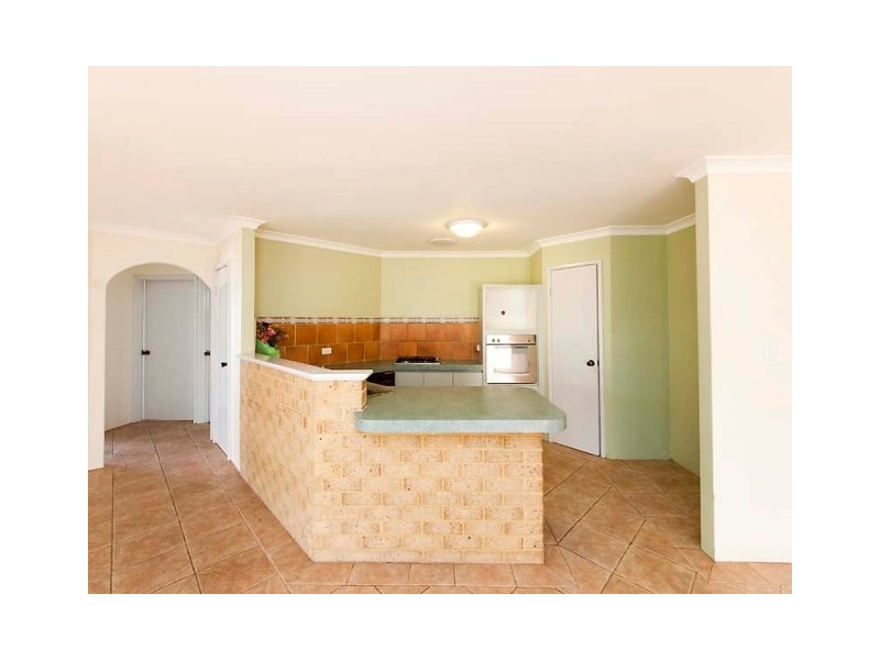 27 Montmartre Green, Port Kennedy WA 6172