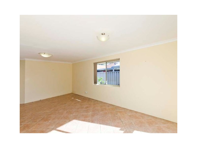 27 Montmartre Green, Port Kennedy WA 6172