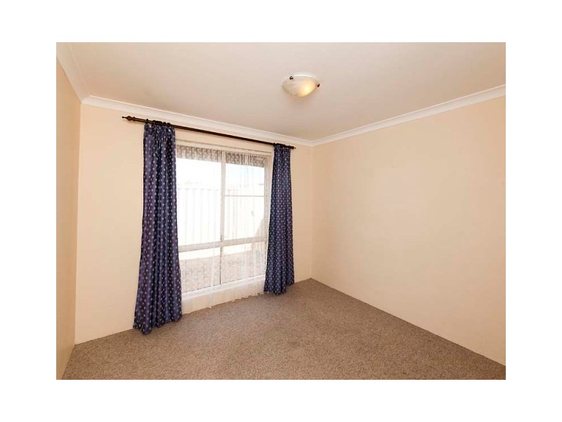 27 Montmartre Green, Port Kennedy WA 6172