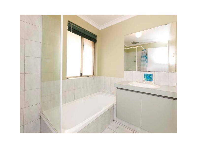 27 Montmartre Green, Port Kennedy WA 6172