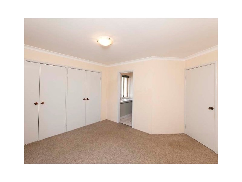 27 Montmartre Green, Port Kennedy WA 6172