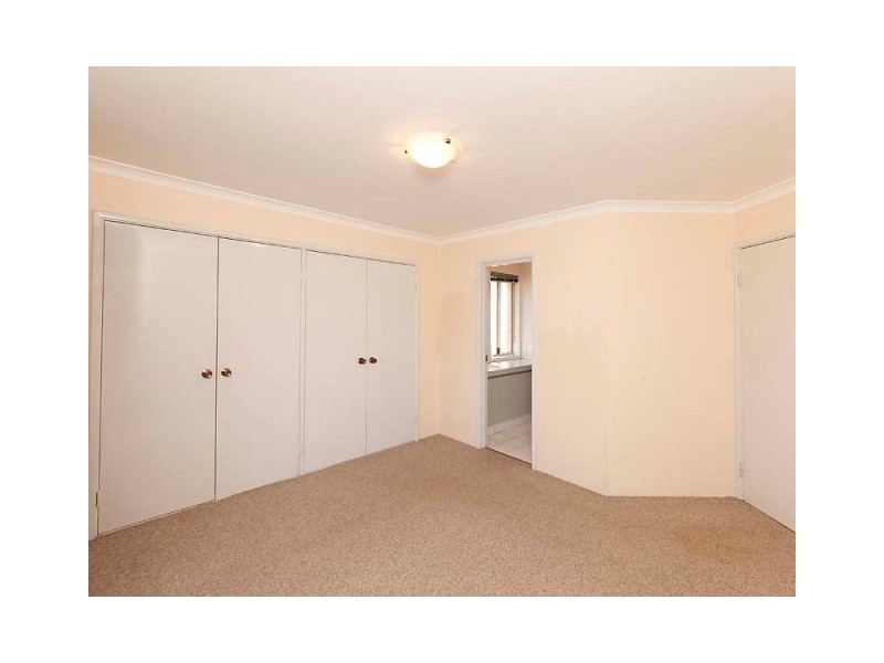 27 Montmartre Green, Port Kennedy WA 6172