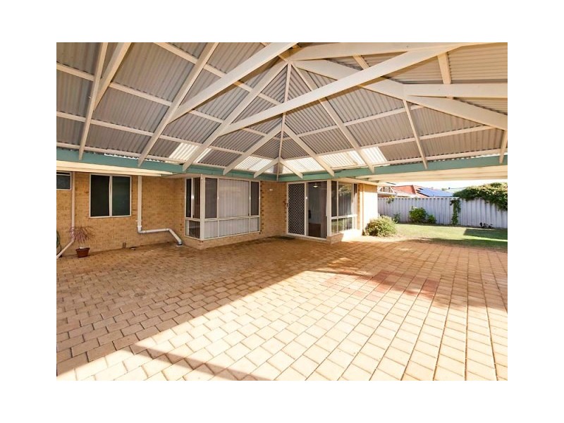 27 Montmartre Green, Port Kennedy WA 6172