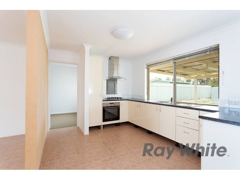 6 Isdell Place, Gosnells WA 6110