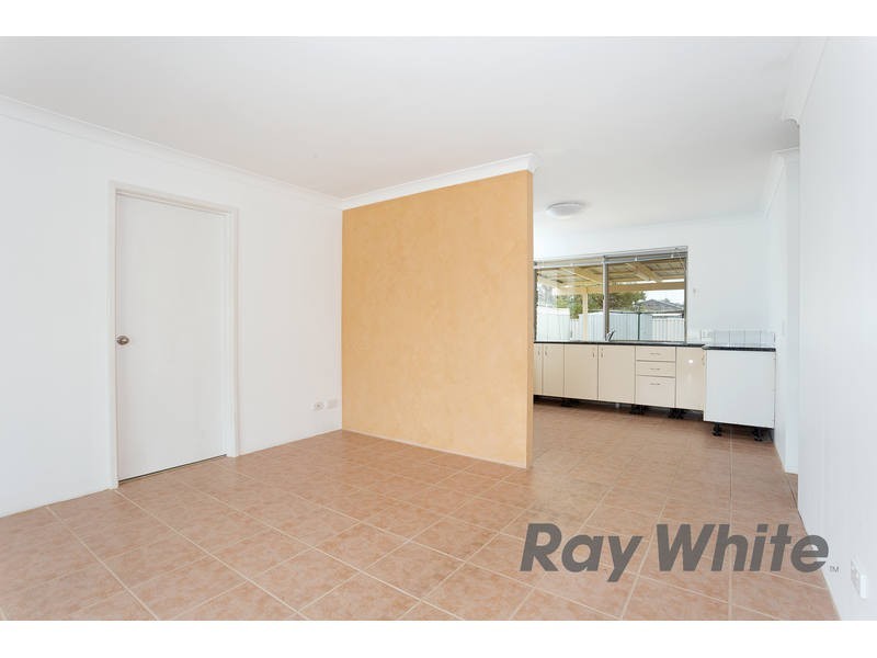 6 Isdell Place, Gosnells WA 6110