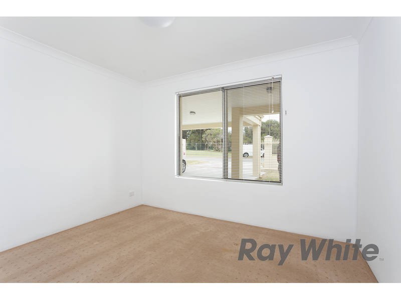 6 Isdell Place, Gosnells WA 6110