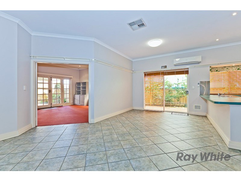 135 Parkway Road, Bibra Lake WA 6163