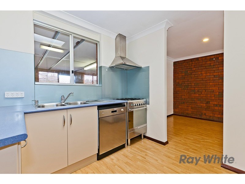 17 Lawrence Way, Samson WA 6163