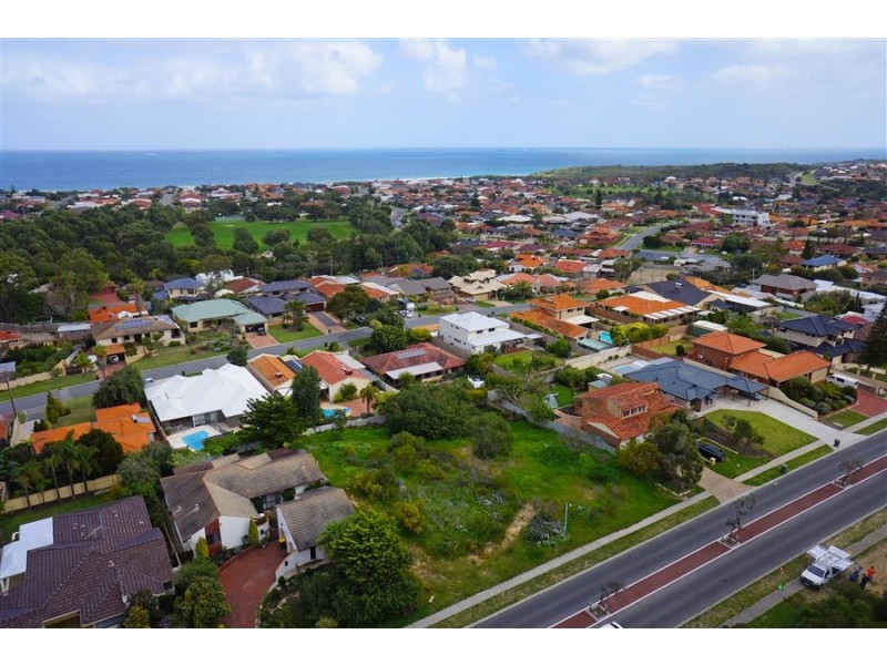 62 Dampier Avenue, Mullaloo WA 6027