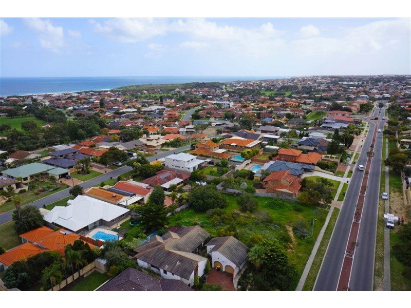 62 Dampier Avenue, Mullaloo WA 6027