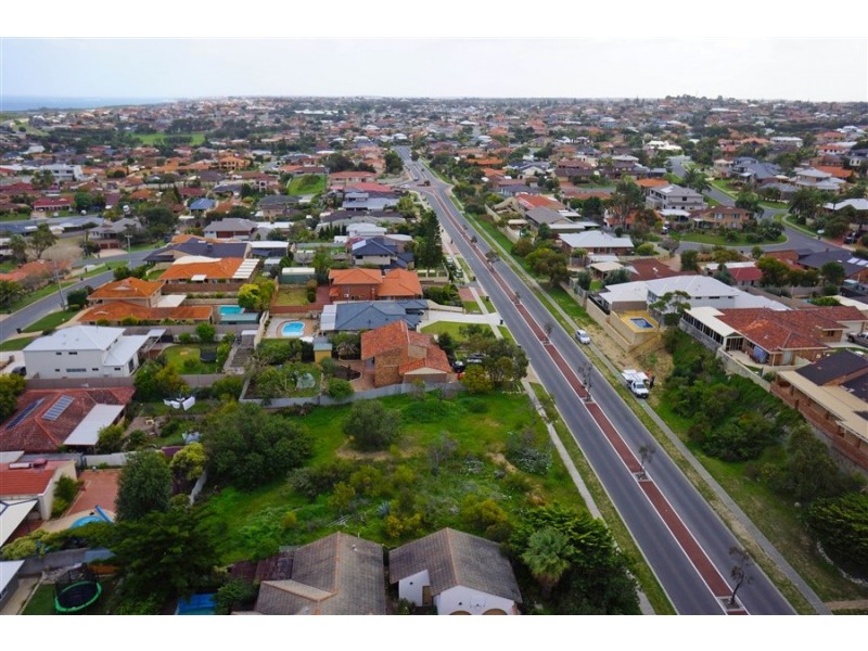 62 Dampier Avenue, Mullaloo WA 6027