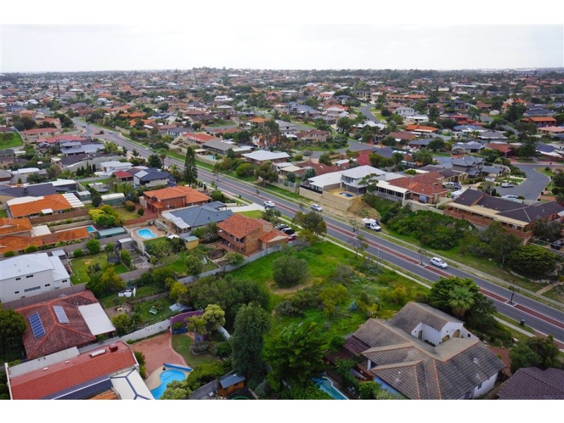 62 Dampier Avenue, Mullaloo WA 6027