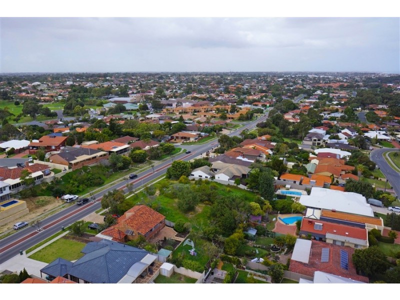 62 Dampier Avenue, Mullaloo WA 6027
