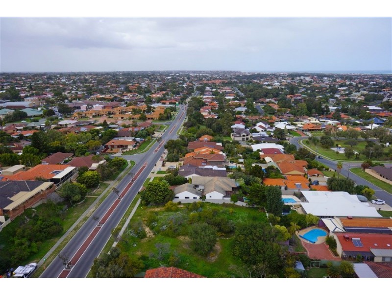 62 Dampier Avenue, Mullaloo WA 6027