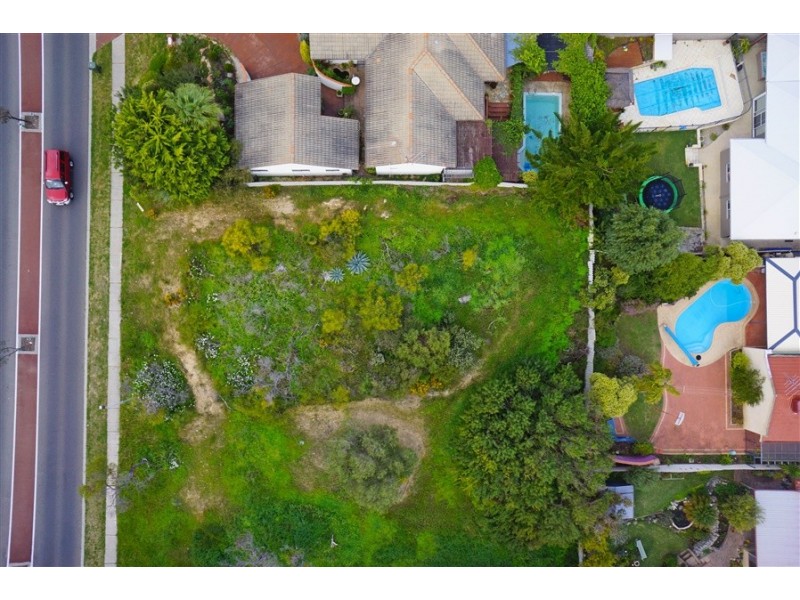 62 Dampier Avenue, Mullaloo WA 6027