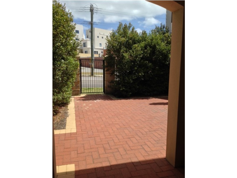 25/9 Healy Road, Hamilton Hill WA 6163