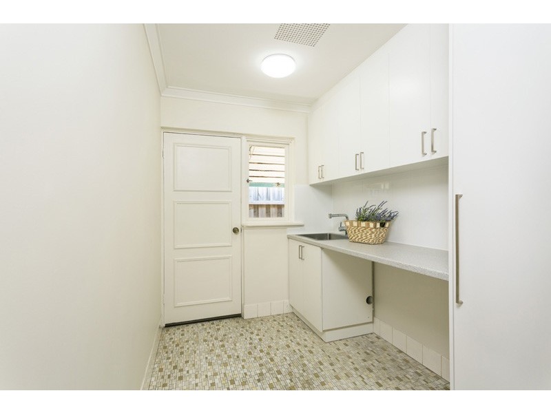 9B Bedwell Crescent, Booragoon WA 6154