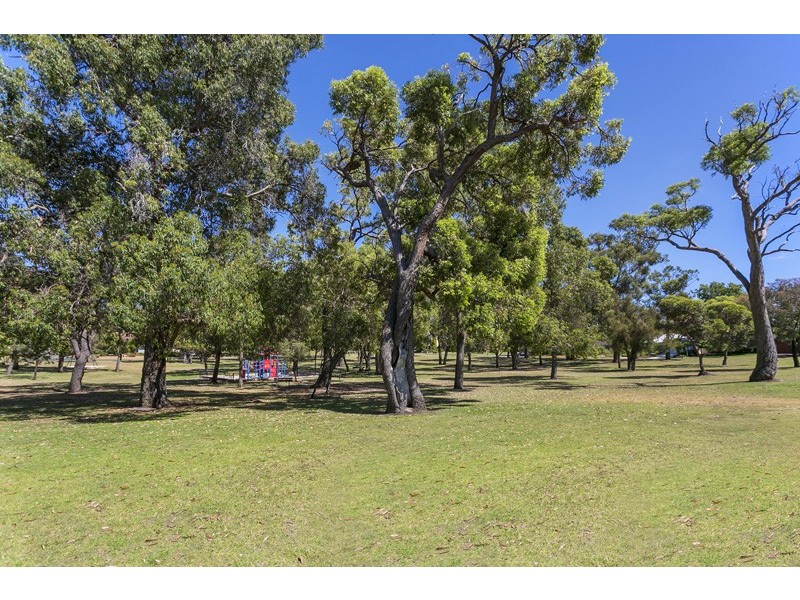 9B Bedwell Crescent, Booragoon WA 6154