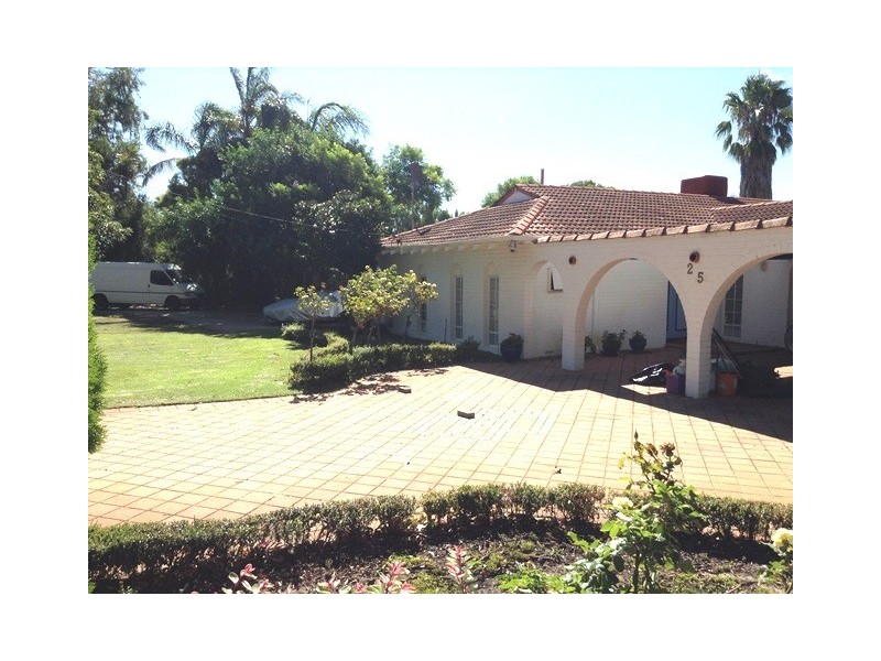 25 Ralston Rd, Kardinya WA 6163