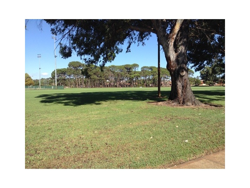 25 Ralston Rd, Kardinya WA 6163