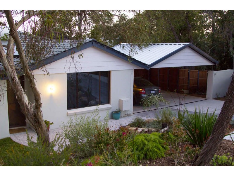 6 Moennich Court, Coolbellup WA 6163